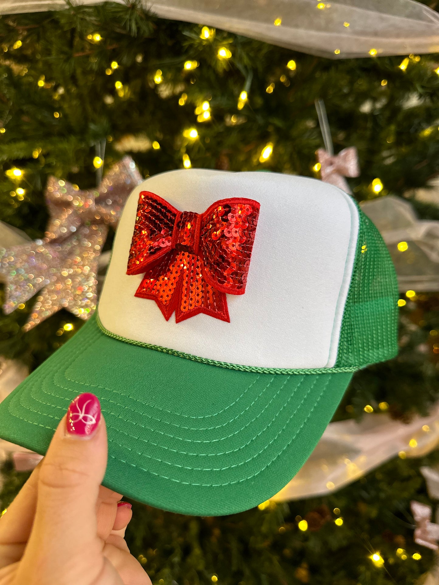 RED/GREEN SEQUINS BOW TRUCKER HAT